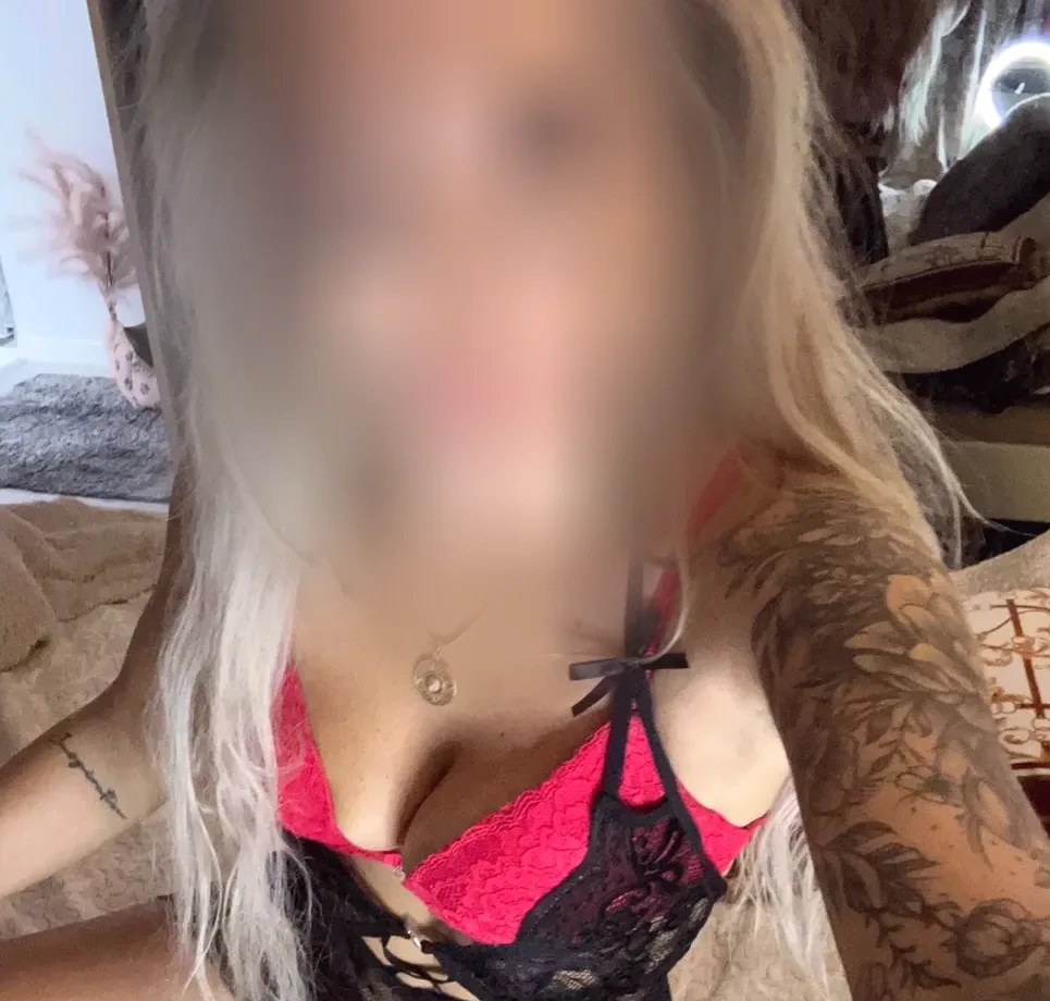 Celina, 36