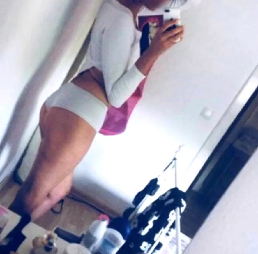 Sara, 31