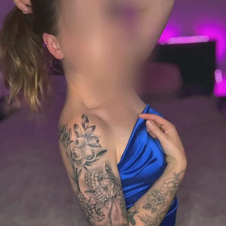 Sofia, 25
